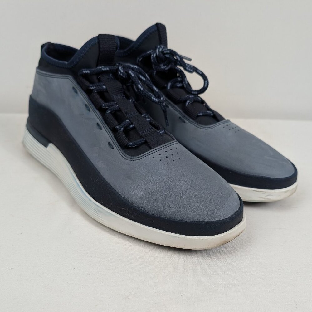 Wolf & Shepherd Crossover Mid Size 9.5